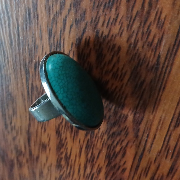 Ring - Picture 1 of 6